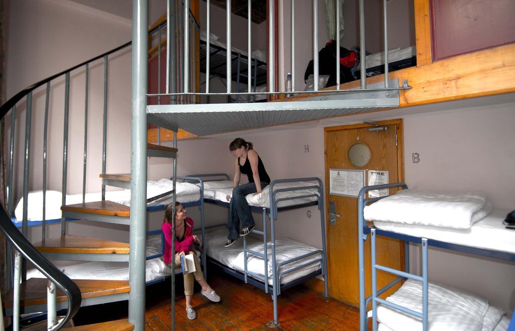 Hostal Avalon House *