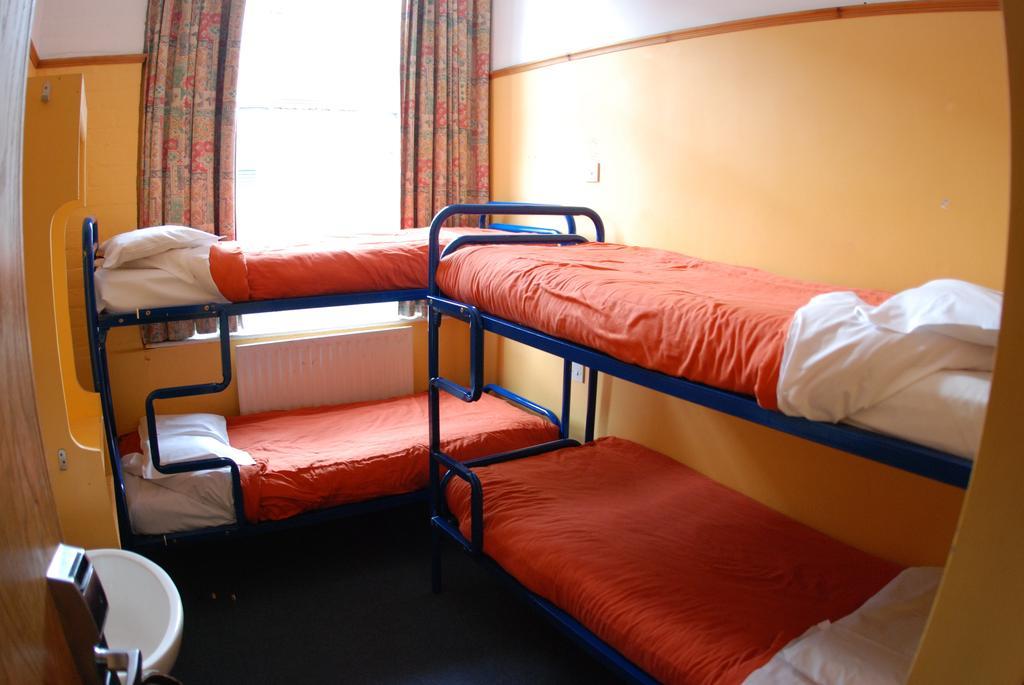Hostal Avalon House *